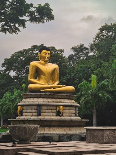 Viharamahadevi Park