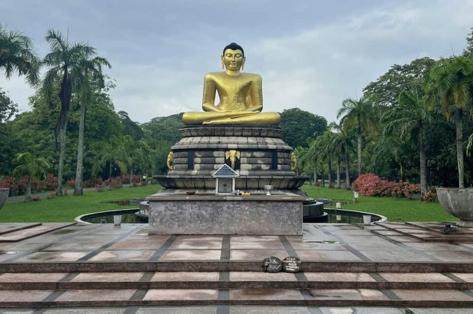 Viharamahadevi Park