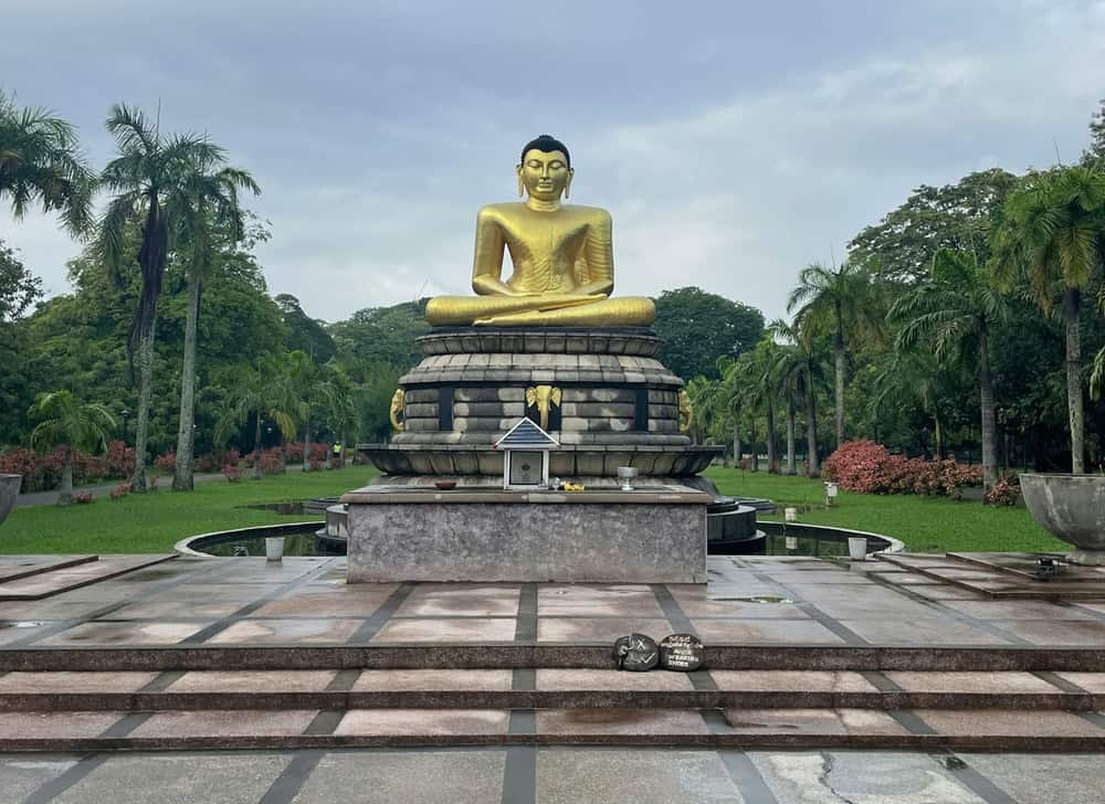 Viharamahadevi Park